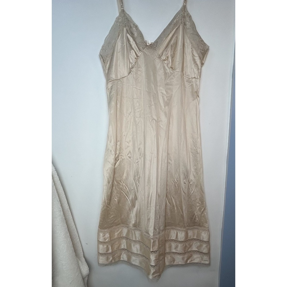 Adonna‎ Beige lace Nylon full slip dress lingerie loungewear sleepwear 38